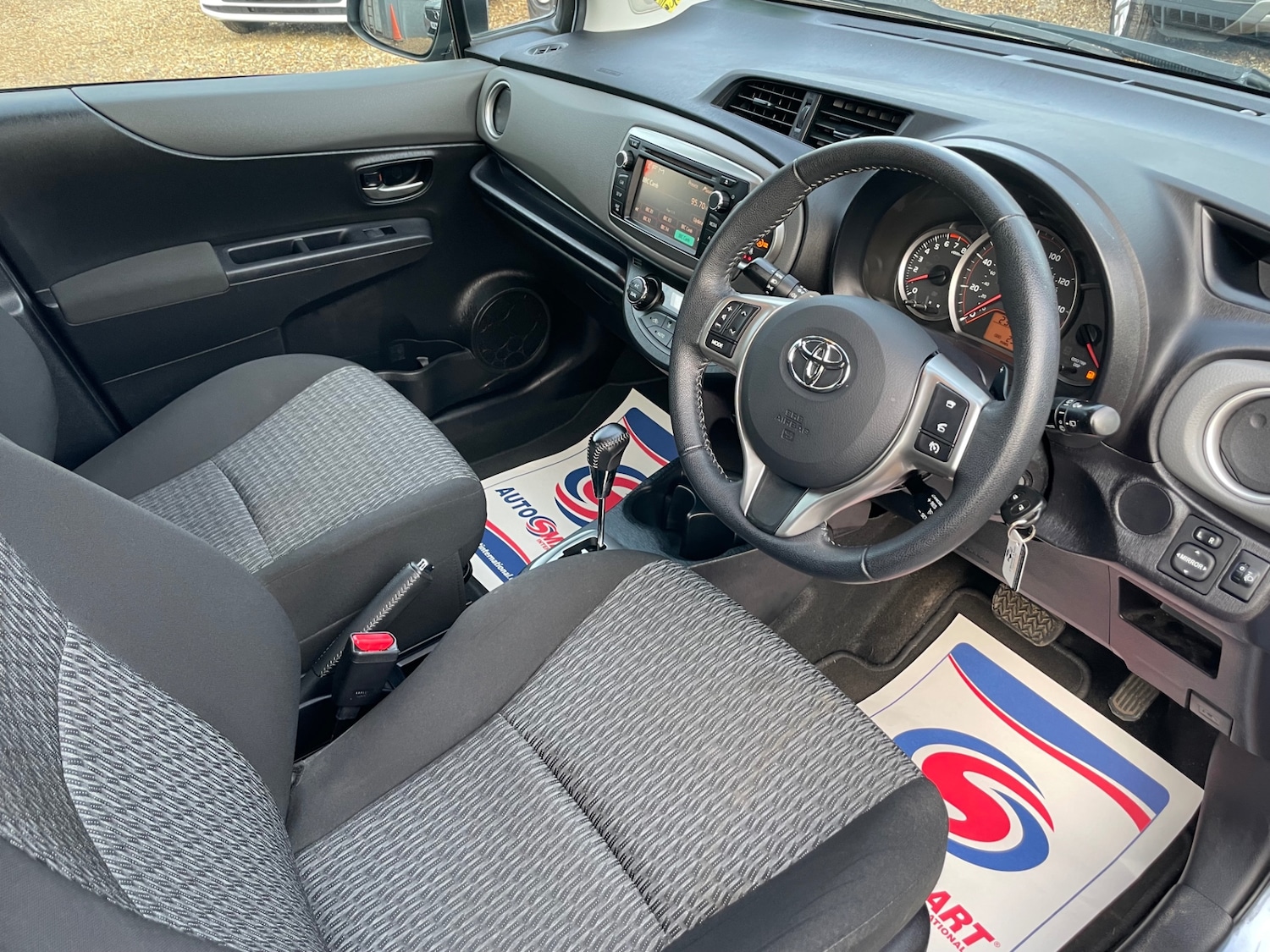 Used Toyota Yaris 2014 for sale - 76859607: Photo 16