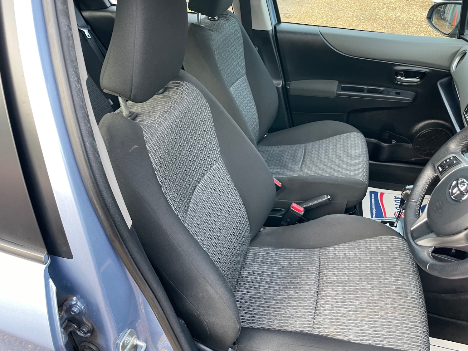 Used Toyota Yaris 2014 for sale - 76859607: Photo 24