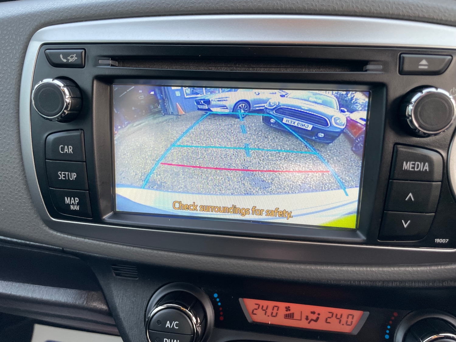 Used Toyota Yaris 2014 for sale - 76859607: Photo 25