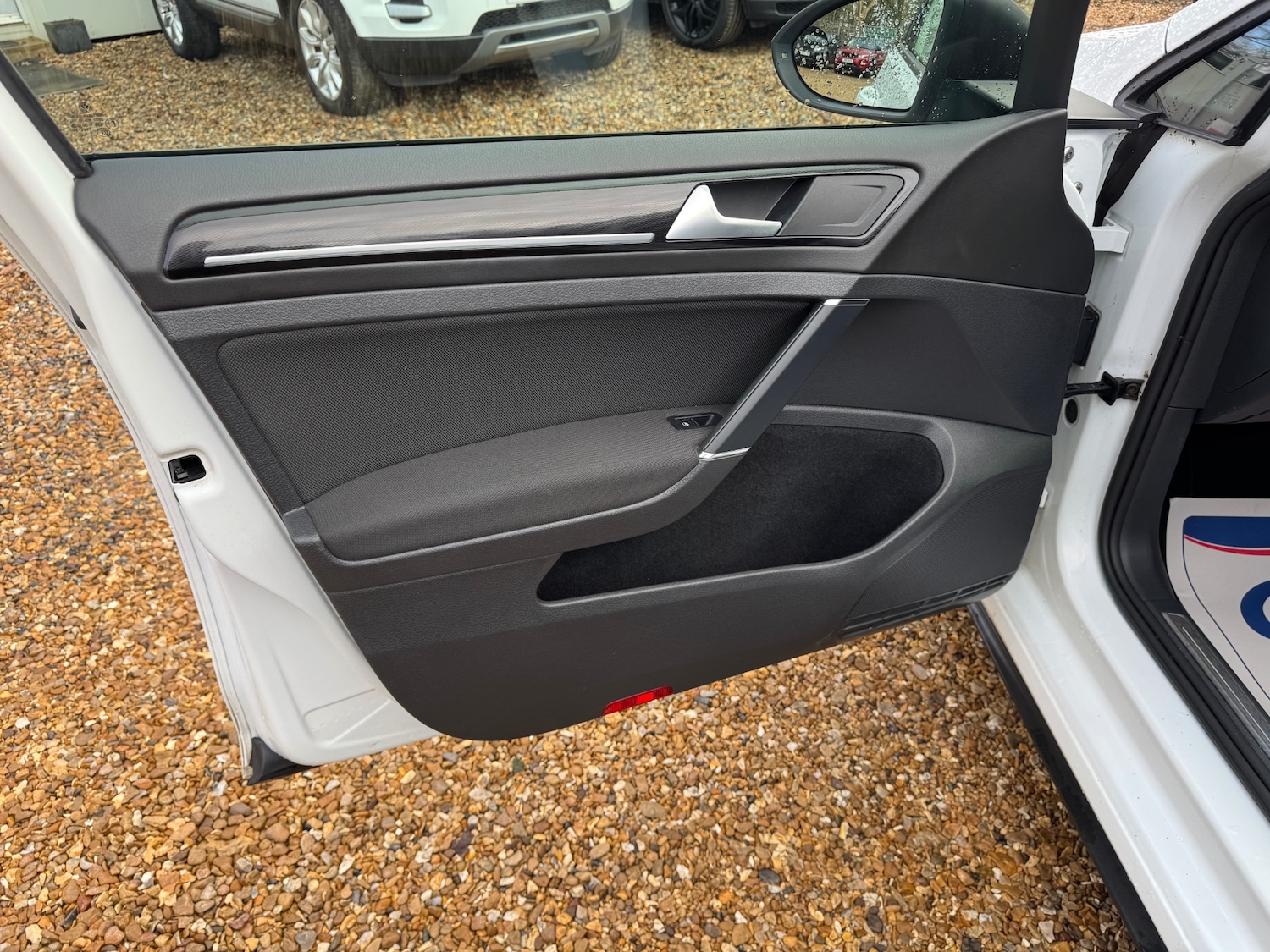 Used Volkswagen Golf 2017 for sale - 77418430: Photo 9