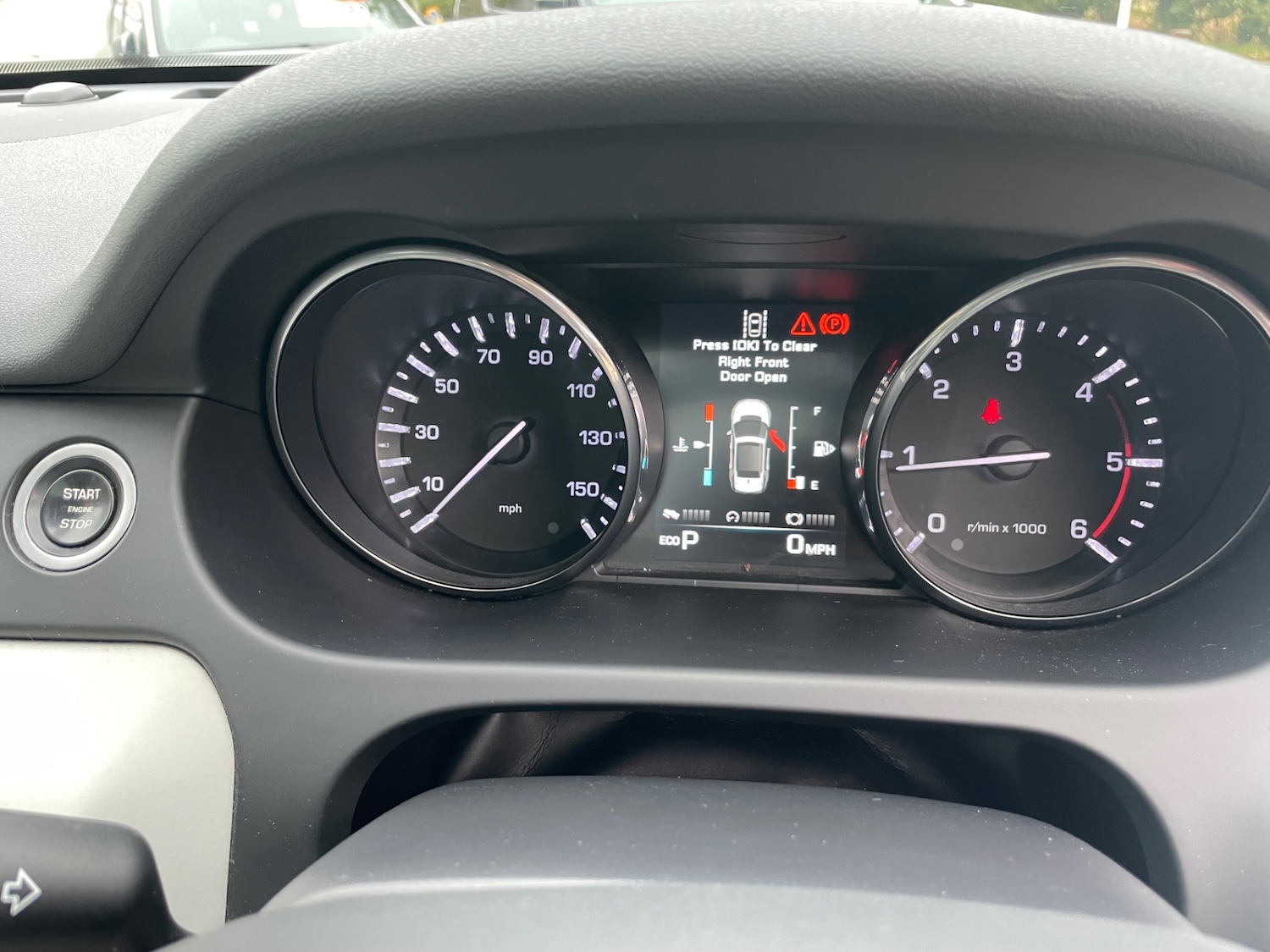 Used Land Rover Discovery Sport 2015 for sale - 76088477: Photo 24