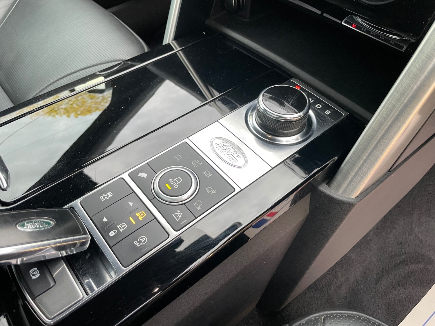 Used Land Rover Discovery 2018 for sale - 76480047: Photo 33