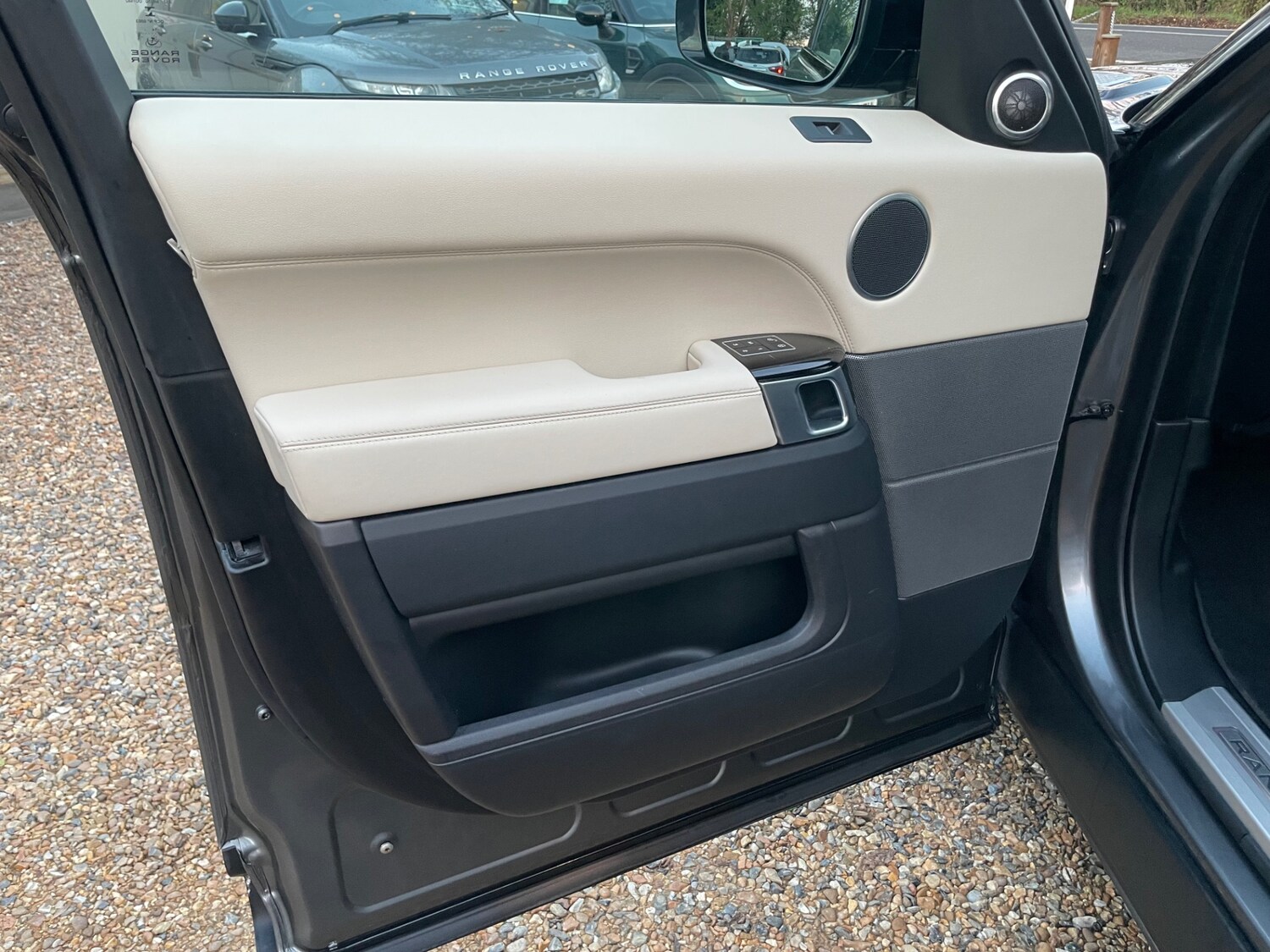 Used Land Rover Range Rover Sport 2015 for sale - 76588772: Photo 8