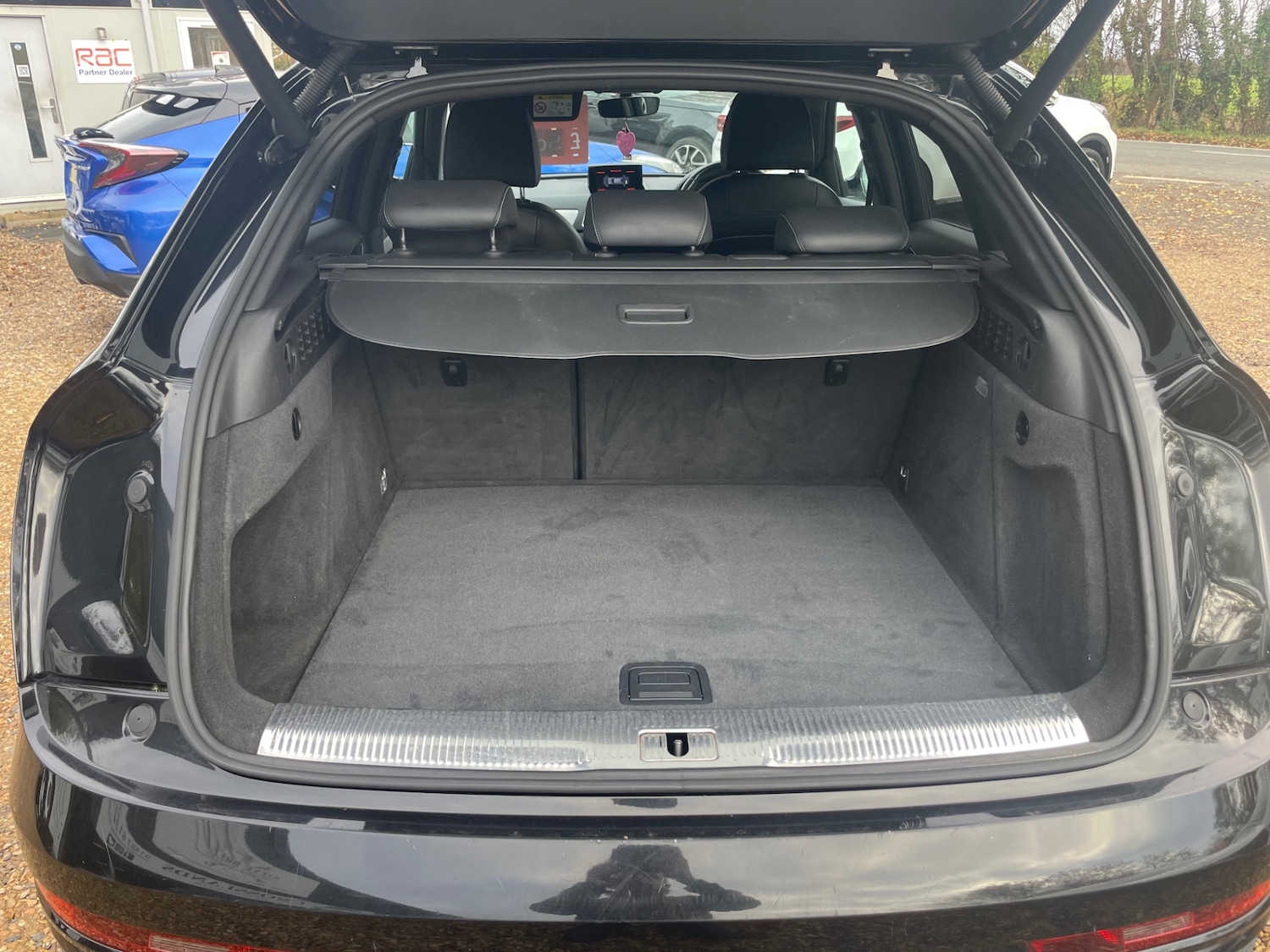 Used Audi Q3 2015 for sale - 76412289: Photo 12