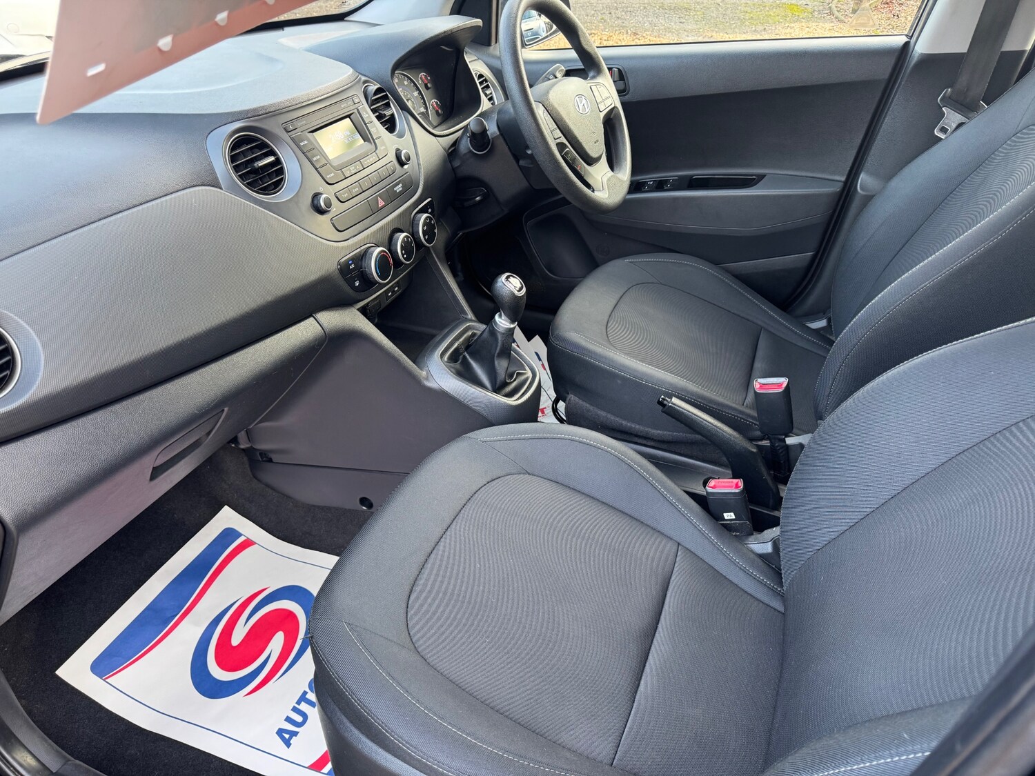 Used Hyundai i10 2017 for sale - 77519584: Photo 6