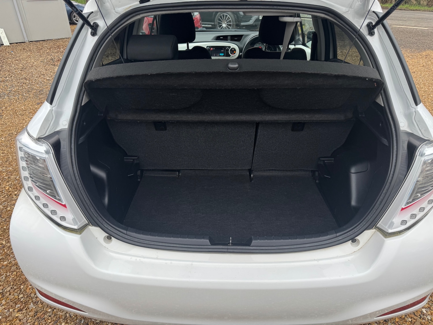 Used Toyota Yaris 2013 for sale - 77531921: Photo 10