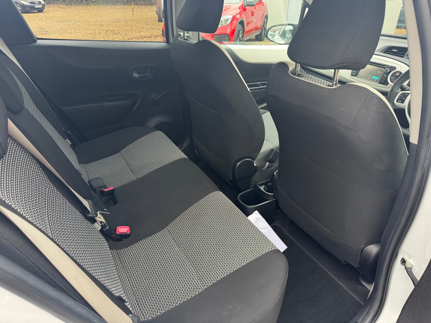 Used Toyota Yaris 2013 for sale - 77531921: Photo 13