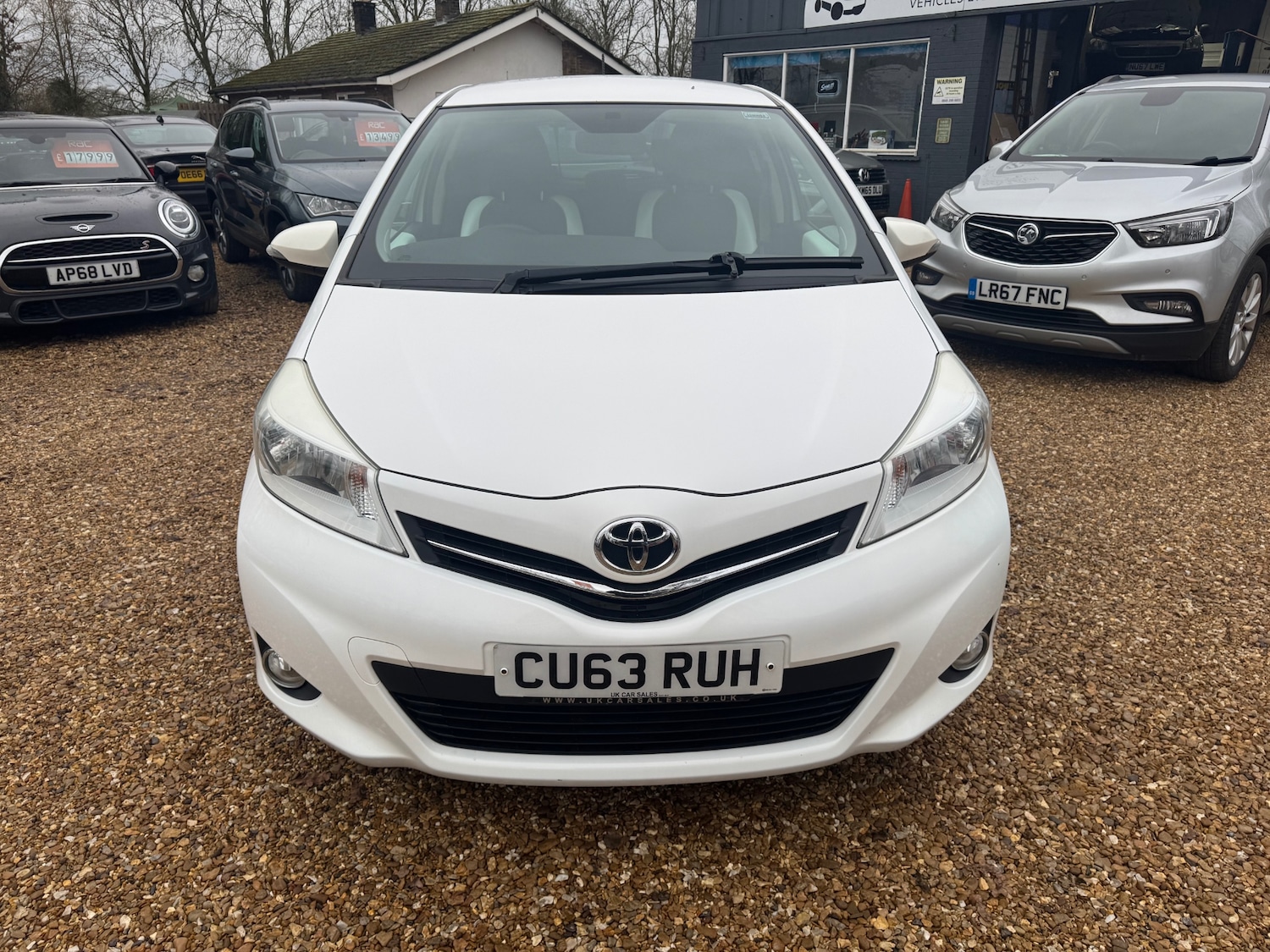Used Toyota Yaris 2013 for sale - 77531921: Photo 2