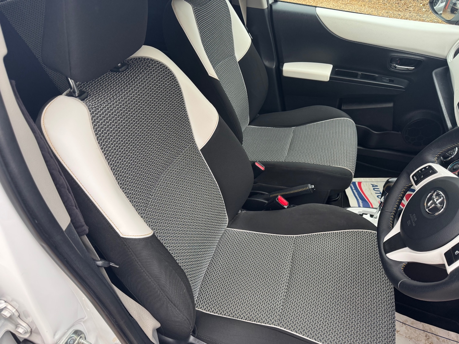 Used Toyota Yaris 2013 for sale - 77531921: Photo 21