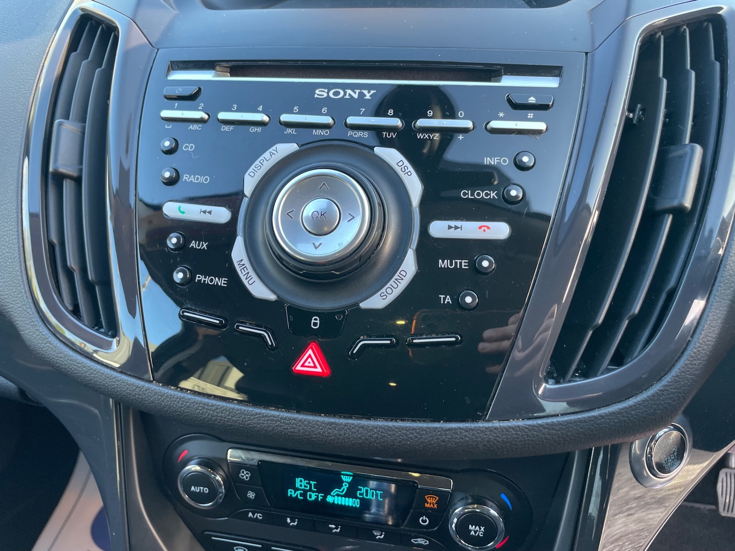 Used Ford Kuga 2015 for sale - 76735709: Photo 24