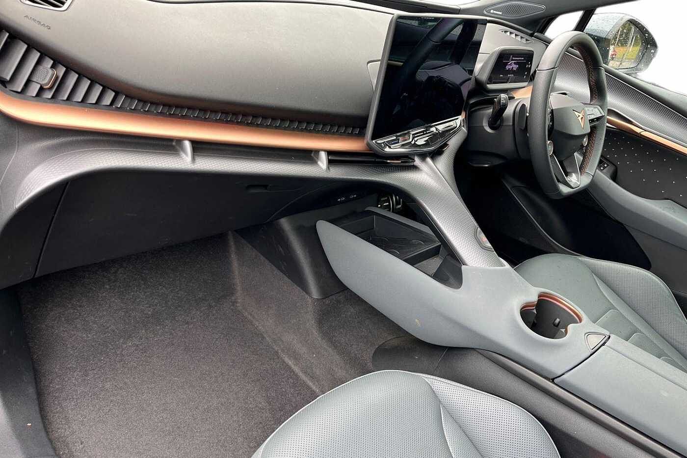 Used Cupra Tavascan 2024 for sale - 76677899: Photo 2