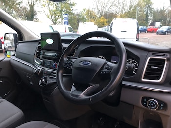 Used Ford Tourneo Custom 2018 for sale - 76421318: Photo