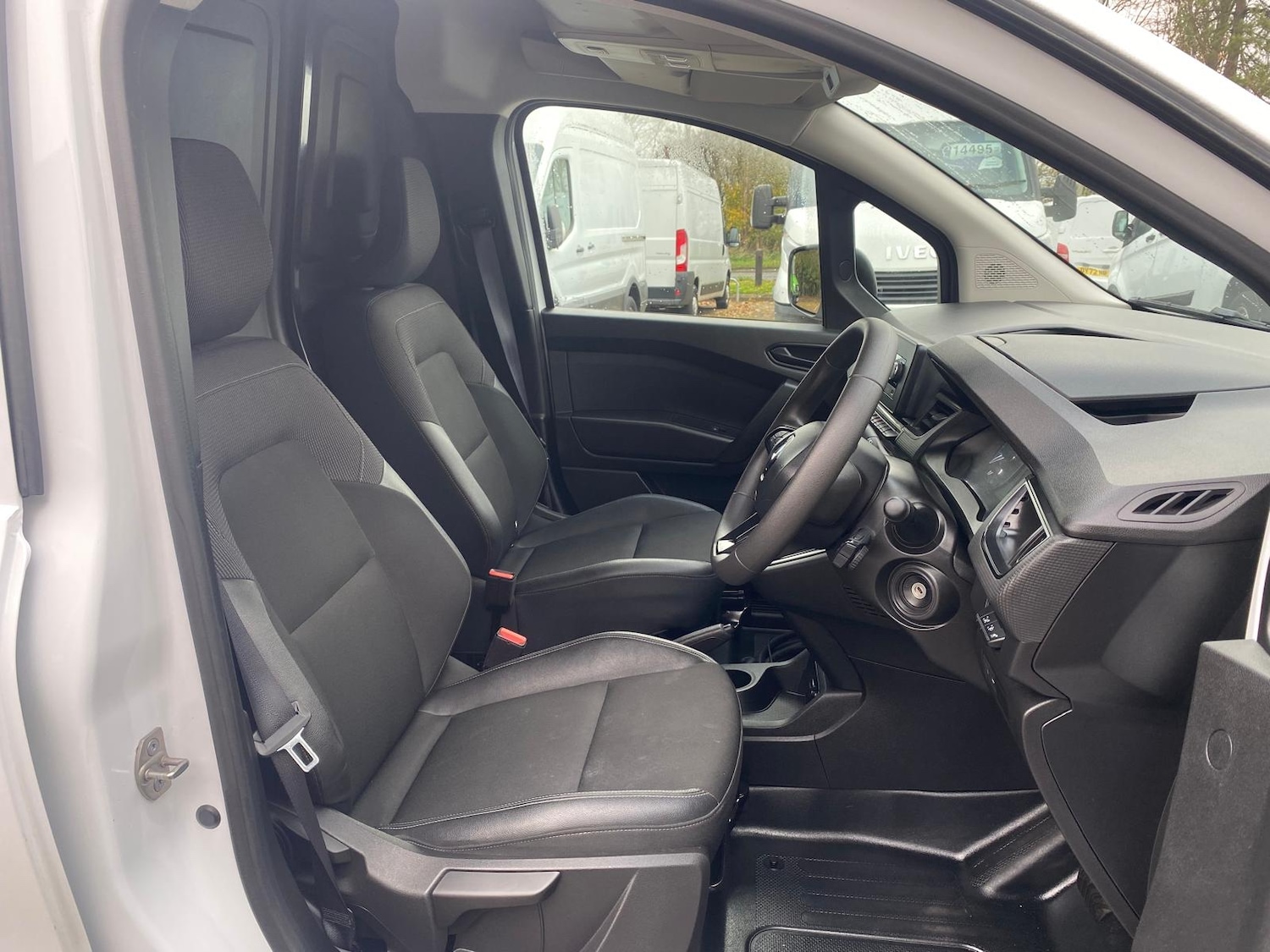 Used Renault Kangoo 2024 for sale - 76515148: Photo 15