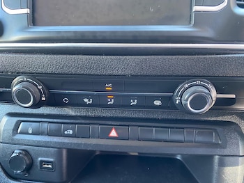 Used Vauxhall Vivaro 2023 for sale - 79082226: Photo
