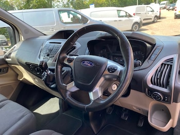 Used Ford Tourneo Custom 2017 for sale - 78979890: Photo