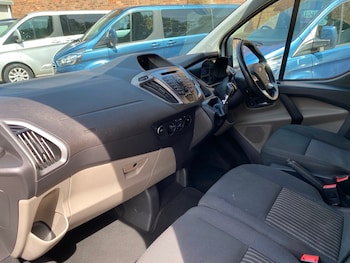 Used Ford Tourneo Custom 2017 for sale - 78979890: Photo