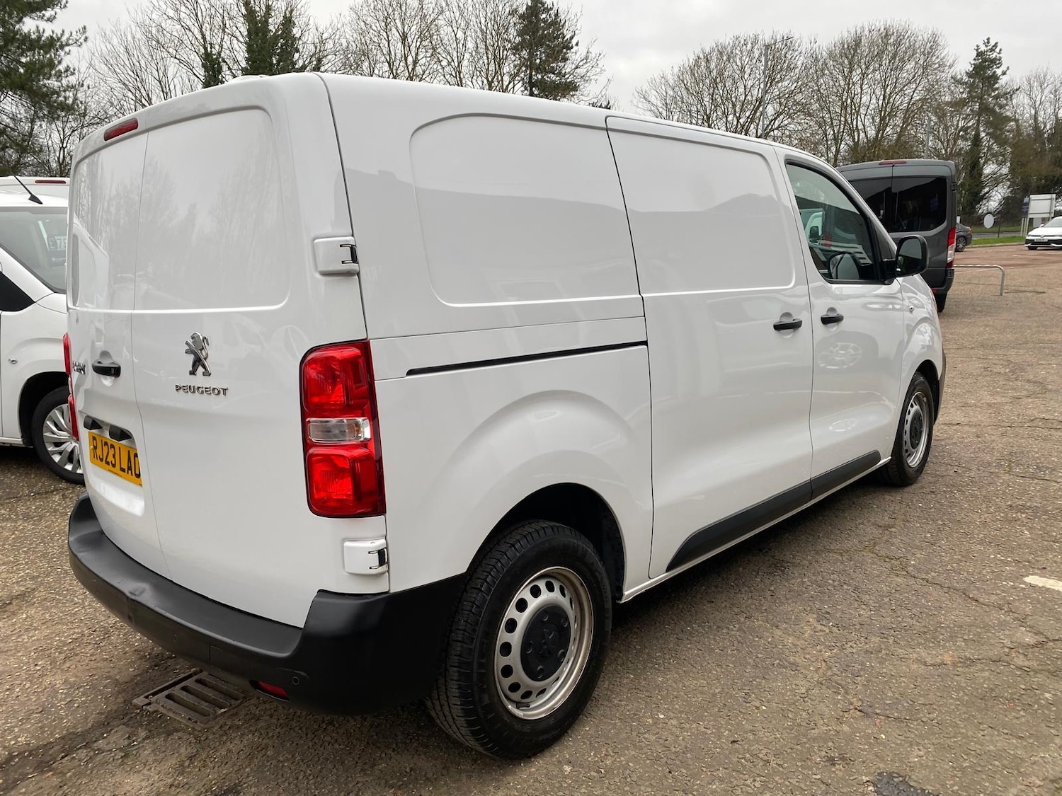 Used Peugeot Expert 2023 for sale - 77077034: Photo 2