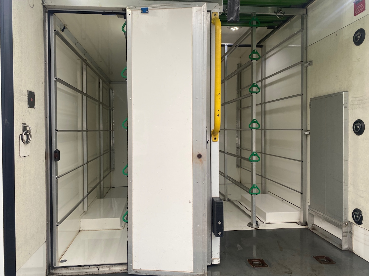 Used Mercedes-Benz Sprinter 2017 for sale - 77000035: Photo 12