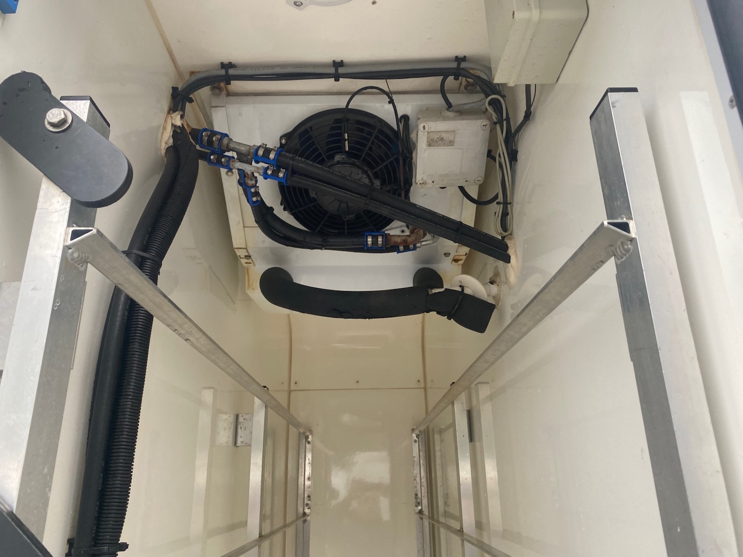 Used Mercedes-Benz Sprinter 2017 for sale - 77000035: Photo 21