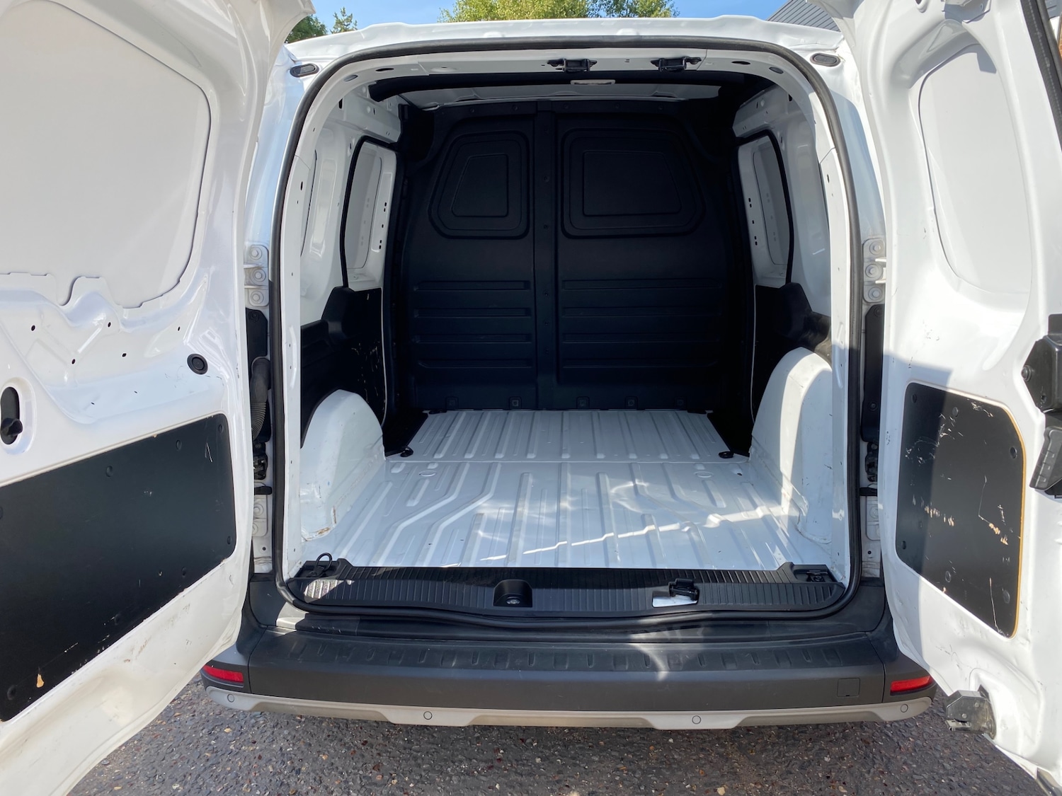 Used Nissan Other 2023 for sale - 76016779: Photo 8
