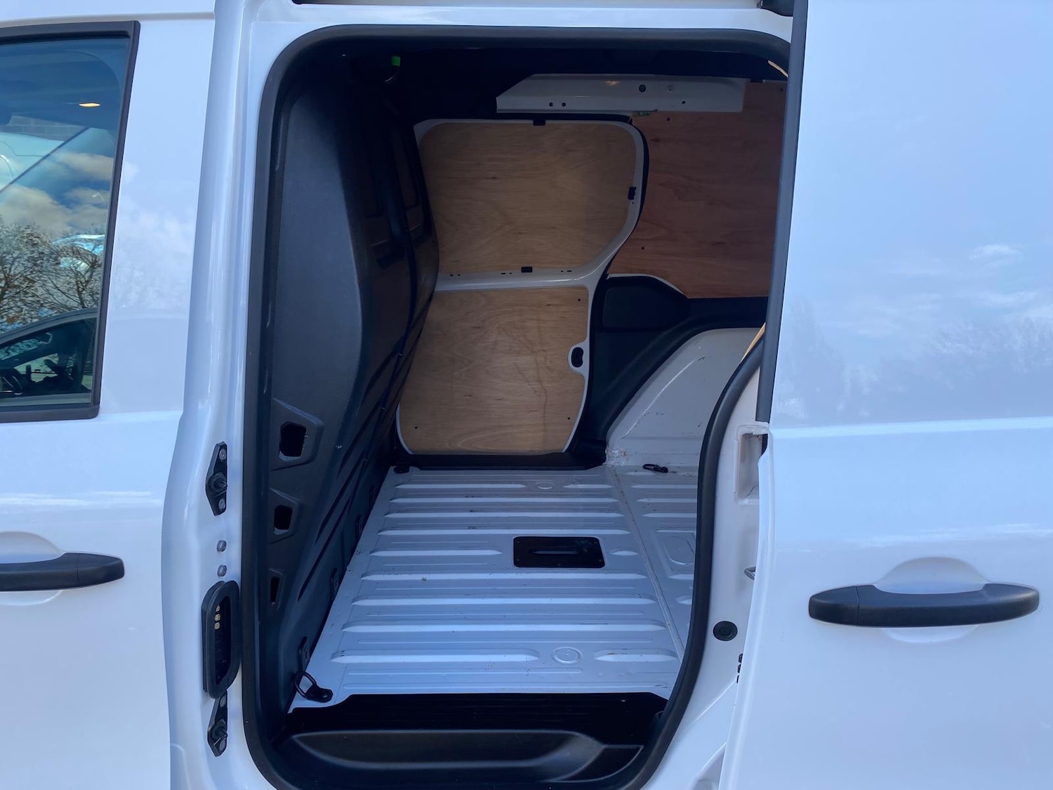 Used Renault Kangoo 2023 for sale - 76466112: Photo 12