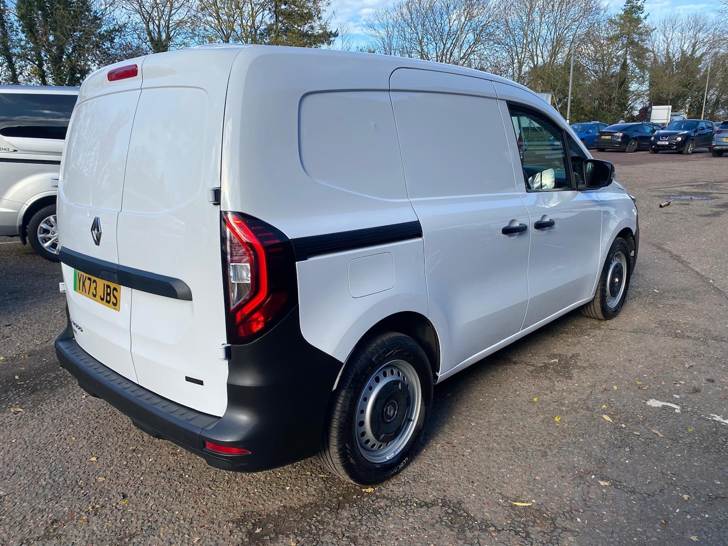 Used Renault Kangoo 2023 for sale - 76466112: Photo 2