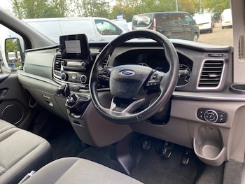 Used Ford Tourneo Custom 2023 for sale - 79542844: Photo