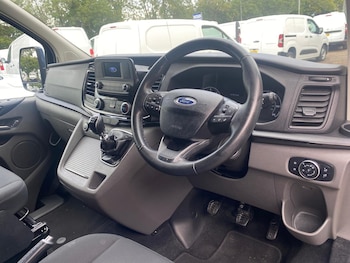 Used Ford Tourneo Custom 2019 for sale - 78951632: Photo