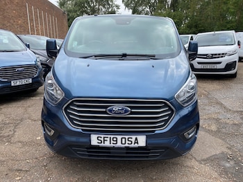 Used Ford Tourneo Custom 2019 for sale - 79294408: Photo