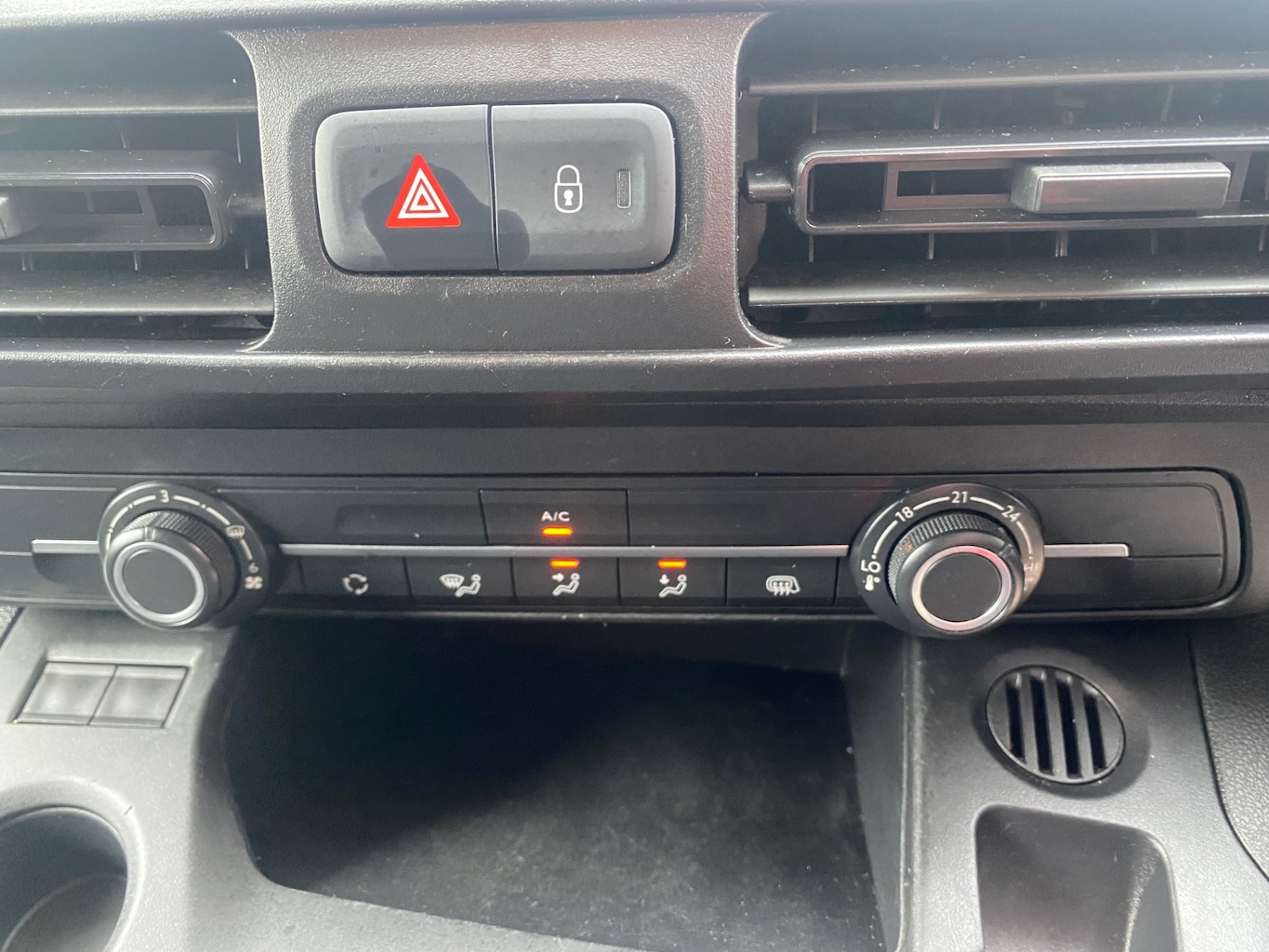 Used Peugeot Partner 2021 for sale - 77324549: Photo 4