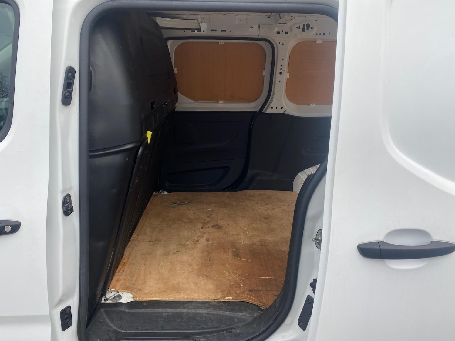 Used Peugeot Partner 2021 for sale - 77324549: Photo 9