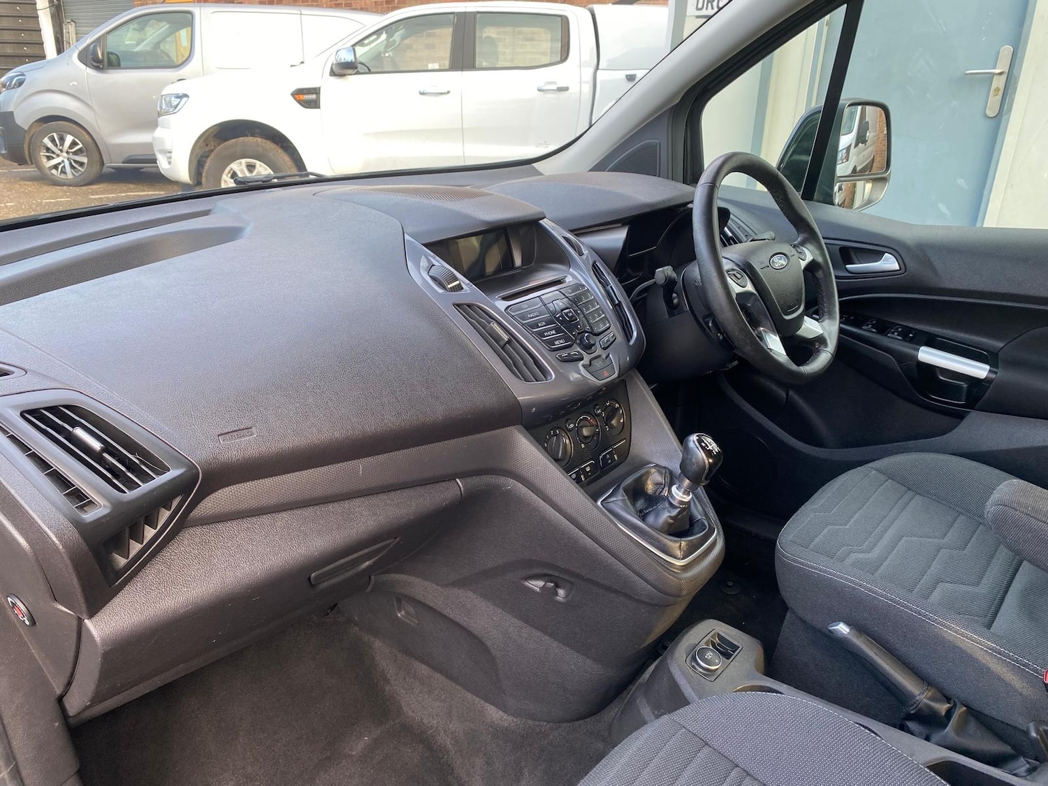 Used Ford Grand Tourneo Connect 2018 for sale - 77247641: Photo 17