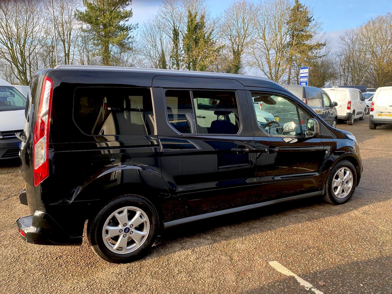 Used Ford Grand Tourneo Connect 2018 for sale - 77247641: Photo 22