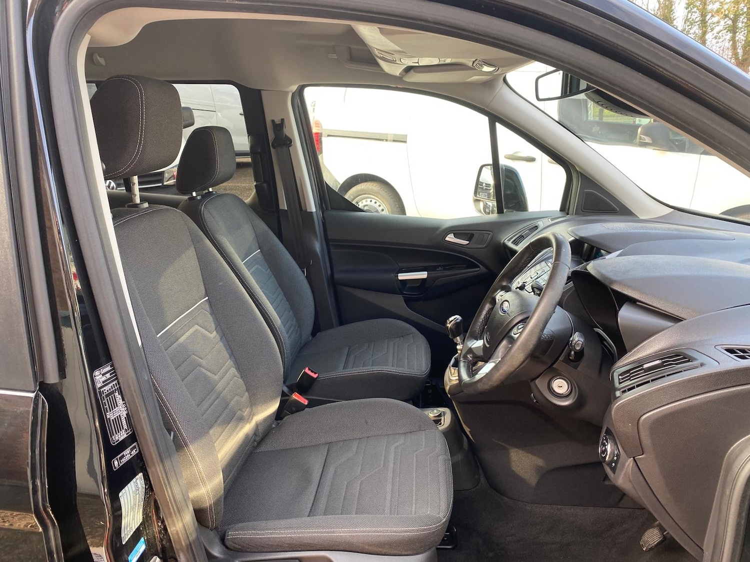 Used Ford Grand Tourneo Connect 2018 for sale - 77247641: Photo 23