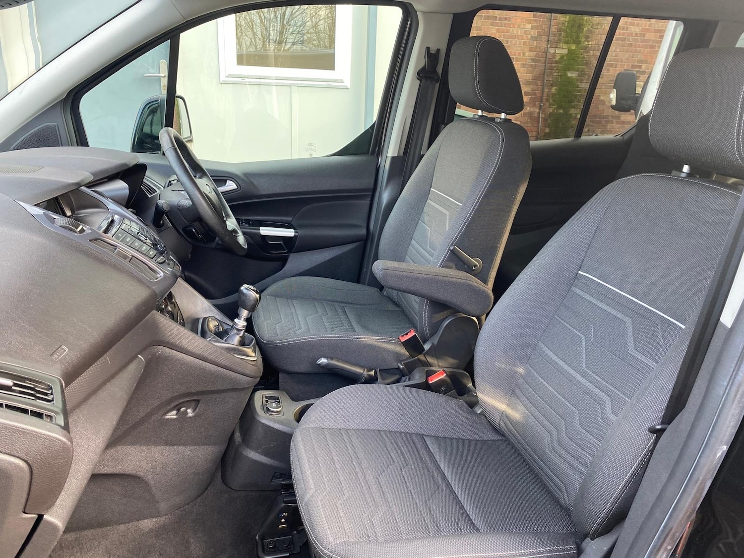 Used Ford Grand Tourneo Connect 2018 for sale - 77247641: Photo 26