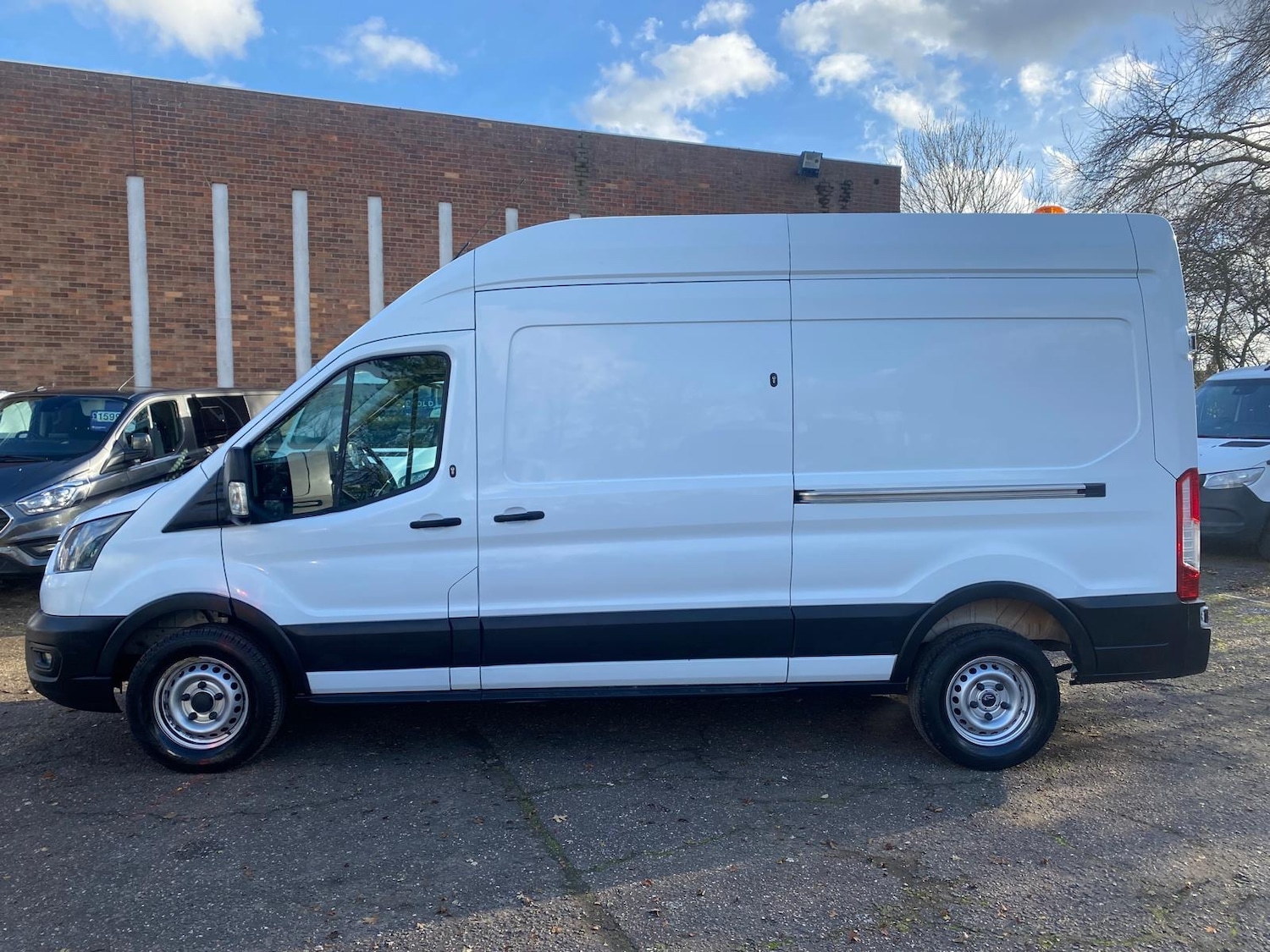 Used Ford Transit 2023 for sale - 76576411: Photo 2