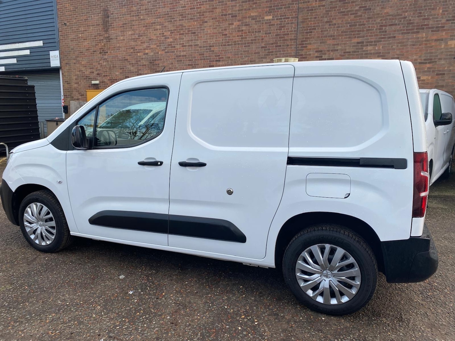 Used Peugeot Partner 2022 for sale - 77195453: Photo 2