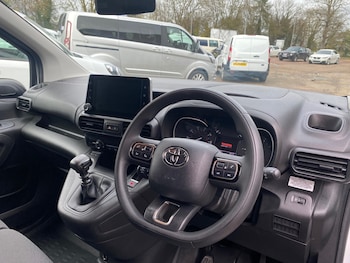 Used Toyota ProAce 2023 for sale - 77247710: Photo