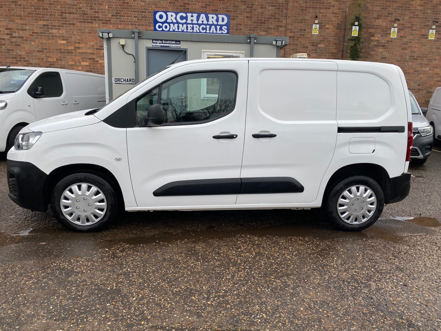 Used Citroen Berlingo 2020 for sale - 76893375: Photo 2
