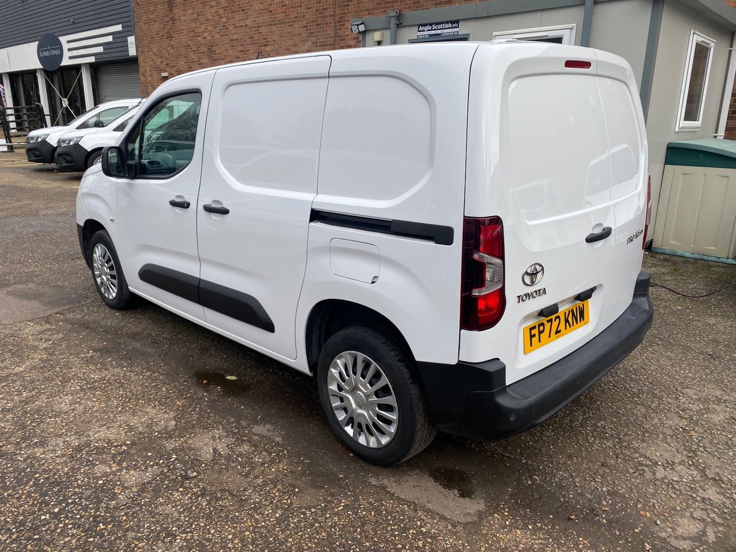 Used Toyota ProAce 2023 for sale - 76555352: Photo 2