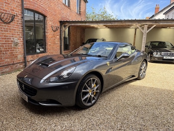 Used Ferrari California 2011 for sale - 79364947: Photo