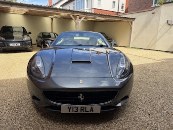 Used Ferrari California 2011 for sale - 79364947: Photo