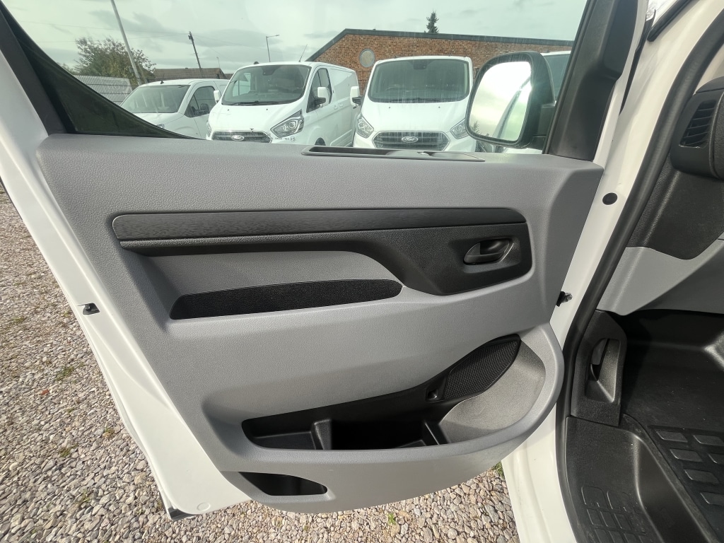 Used Vauxhall Vivaro 2021 for sale - 76198658: Photo 14