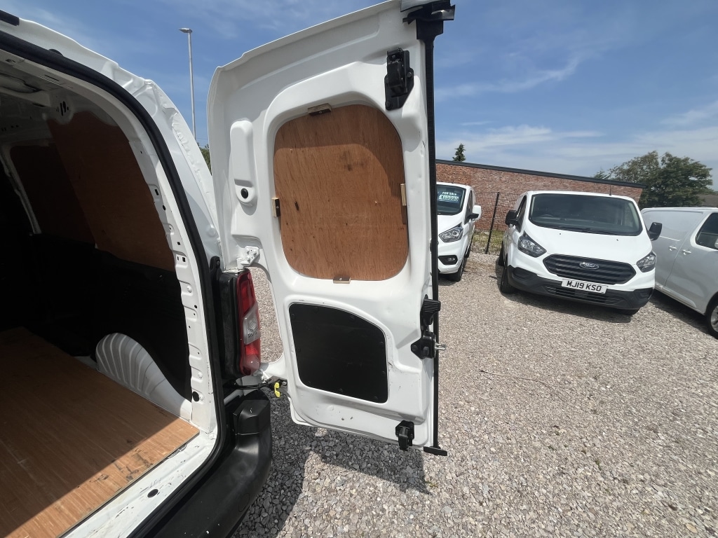 Used Peugeot Partner 2020 for sale - 76897250: Photo 17