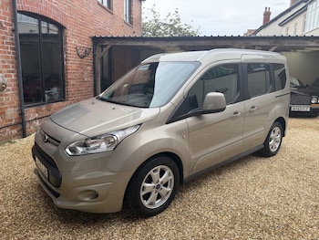 Used Ford Tourneo Connect 2016 for sale - 79552360: Photo
