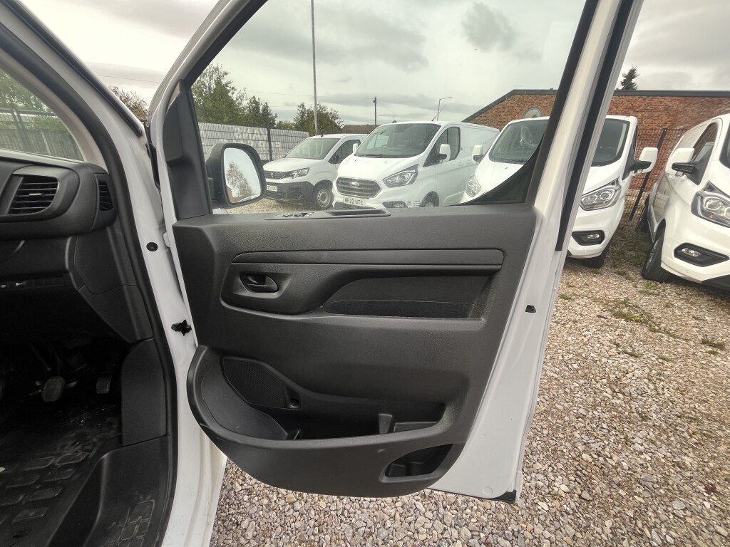 Used Vauxhall Vivaro 2023 for sale - 76198666: Photo 11