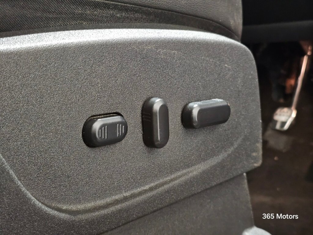 Used Ford Kuga 2018 for sale - 76979402: Photo 50