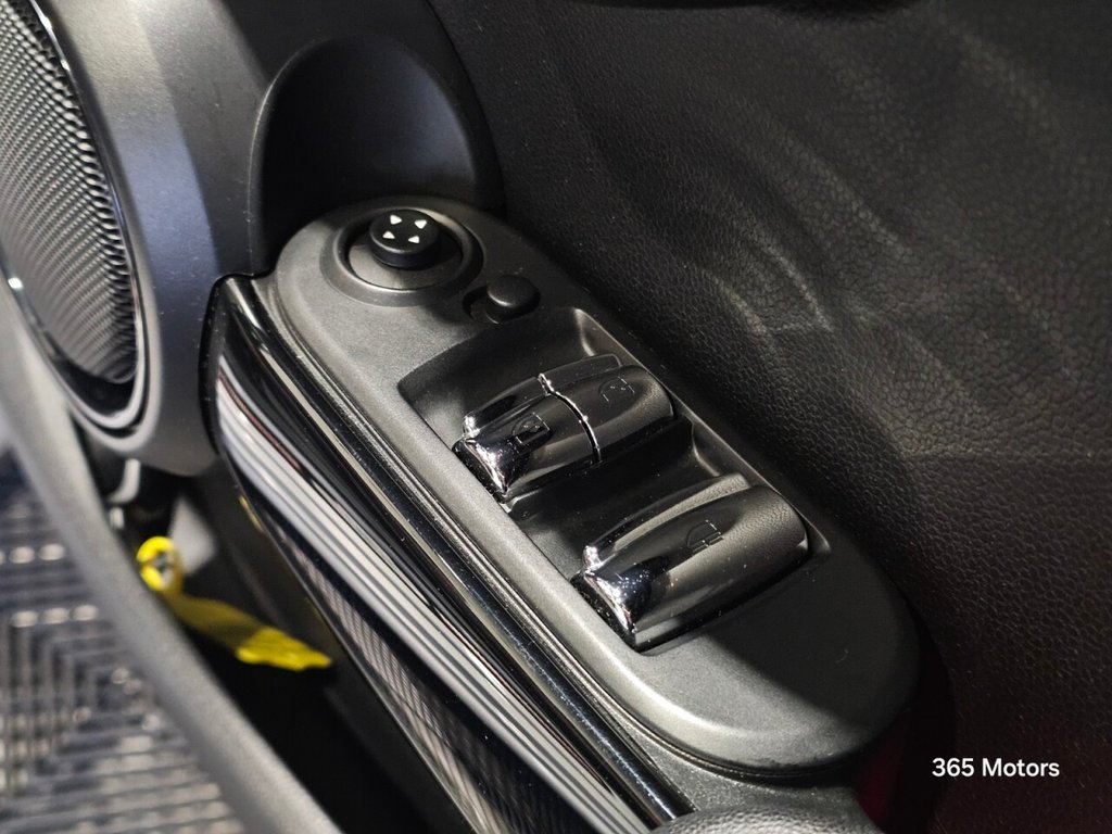 Used MINI Convertible 2018 for sale - 76979396: Photo 31