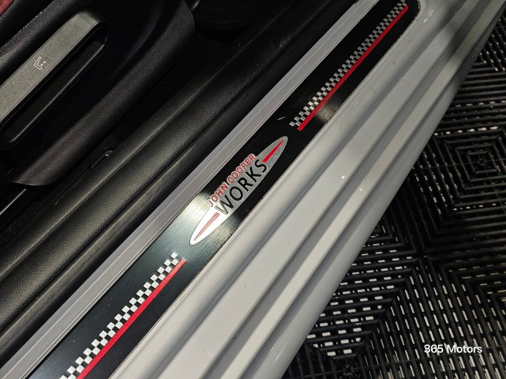 Used MINI Convertible 2018 for sale - 76979396: Photo 44