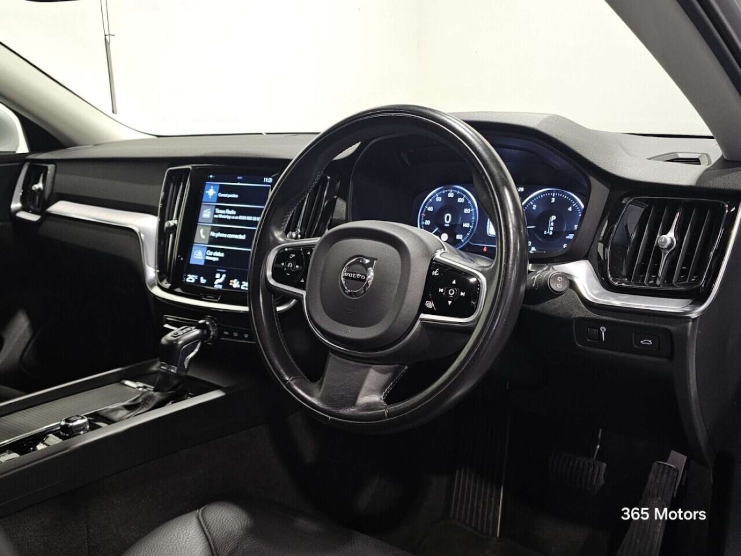 Used Volvo V60 2020 for sale - 78149520: Photo 2